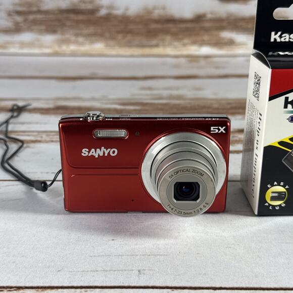 Sanyo VPC T1496 14.0MP 5x Zoom Digital Camera New Charger/Battery Tested - Picture 2 of 8